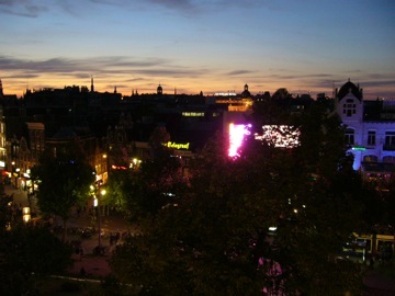 Rembrandtplein at dusk